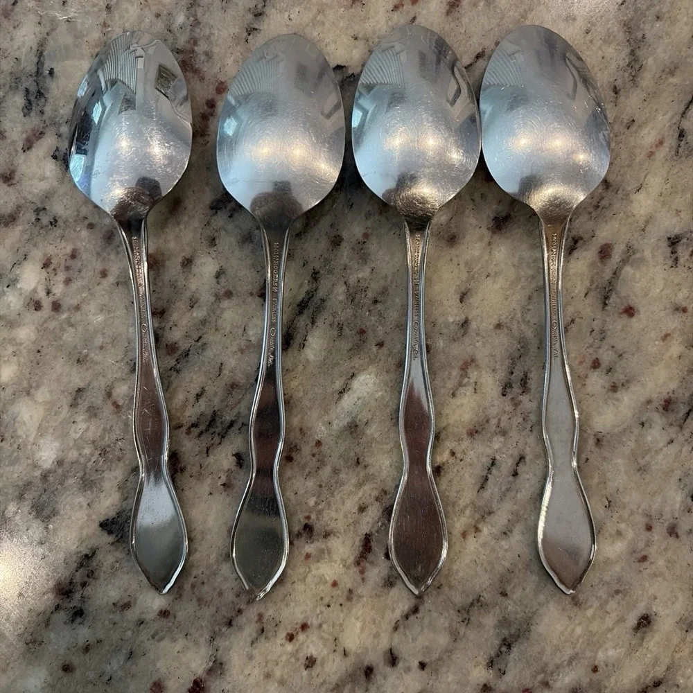 Set of 4 Oneida Twilight 1881 Rogers Burnished Teaspoons 6